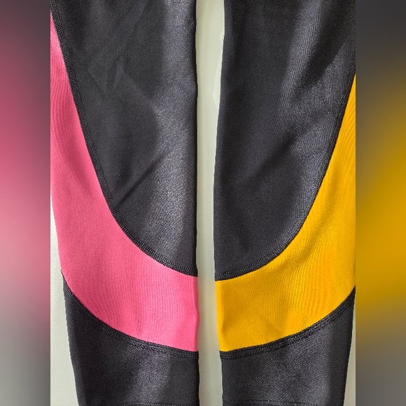 Clearance! Peloton Black Athletic Leggings with Vibrant Pink and Yellow Accents - Picture 7 of 13